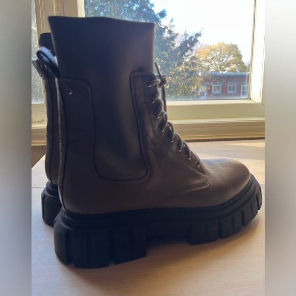 La CANADIENNE Chunky Combat Leather Boots Taupe Size 39 - Picture 1 of 4